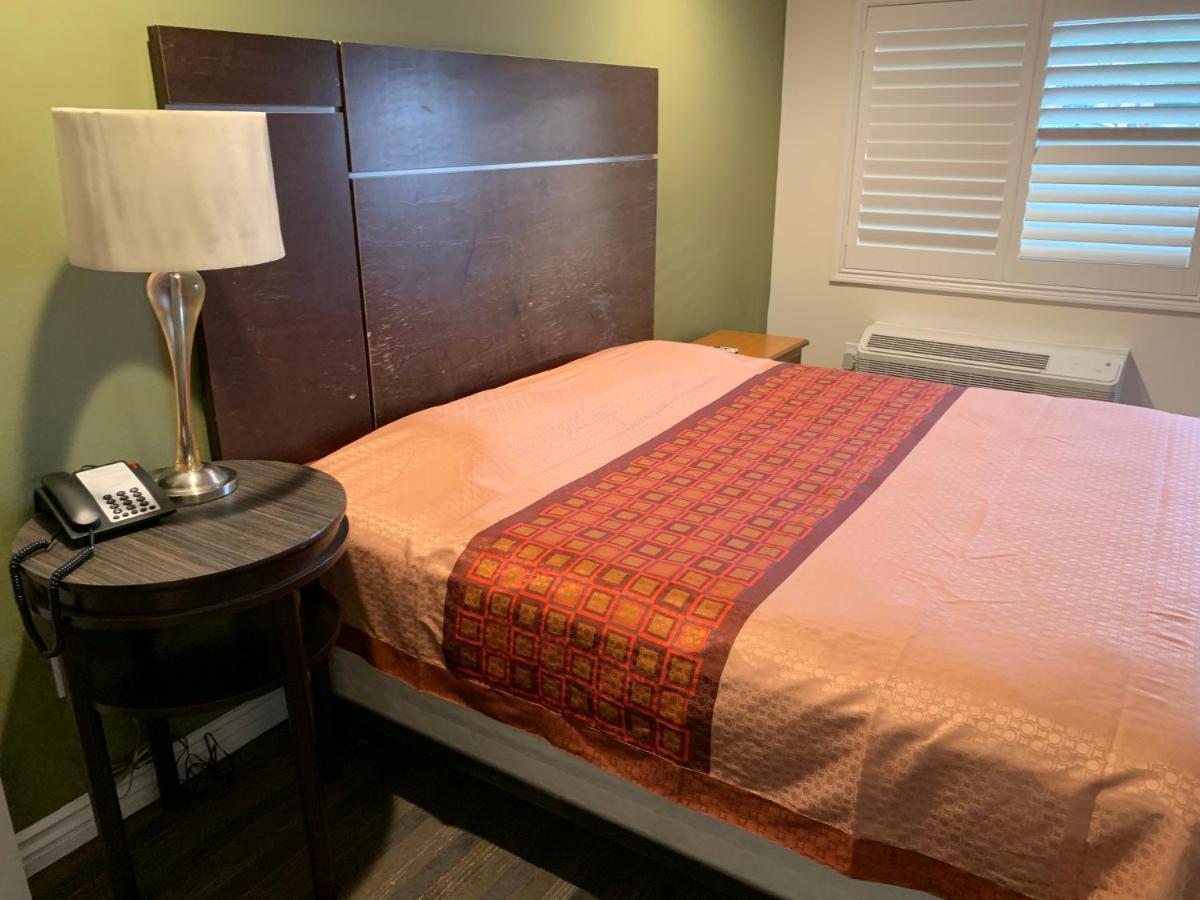 Desert Inn Motel โคโรนา ภายนอก รูปภาพ