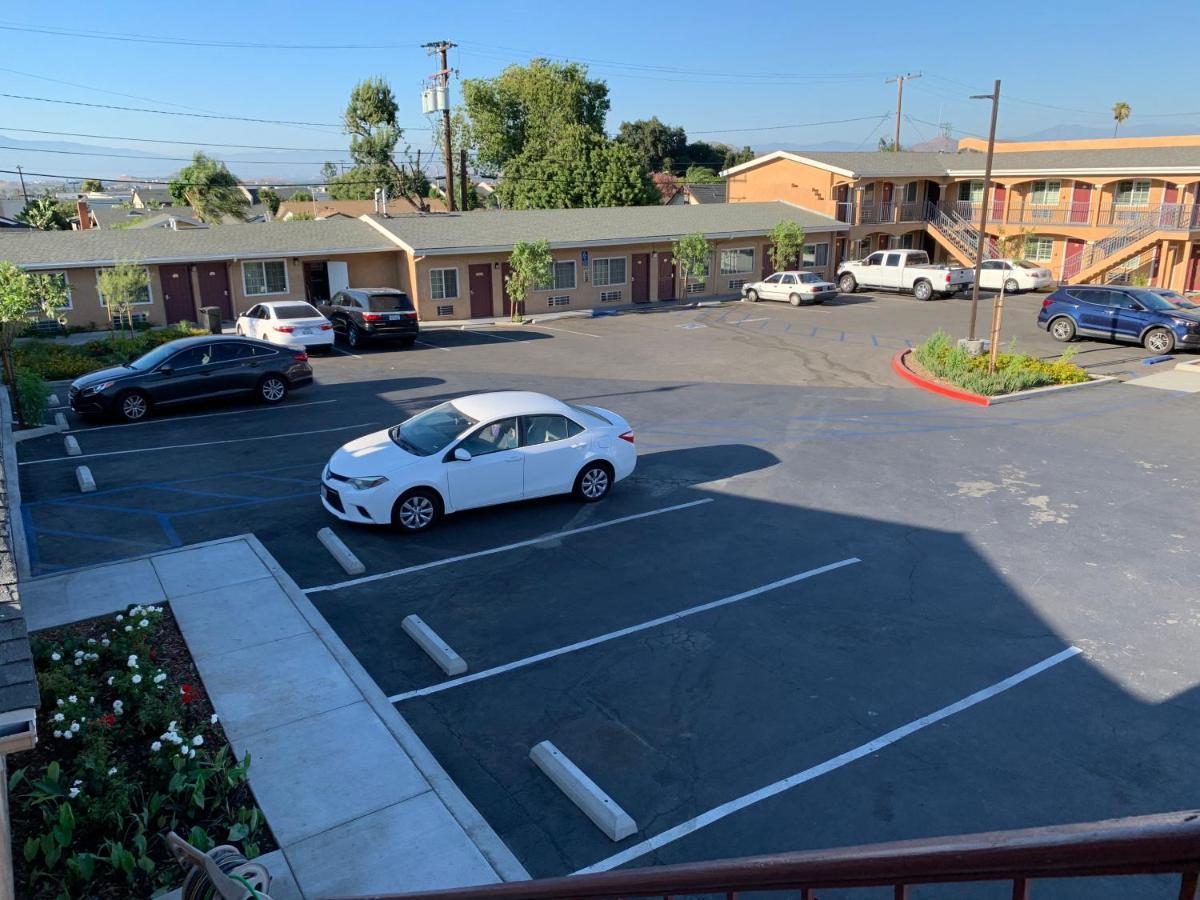 Desert Inn Motel โคโรนา ภายนอก รูปภาพ