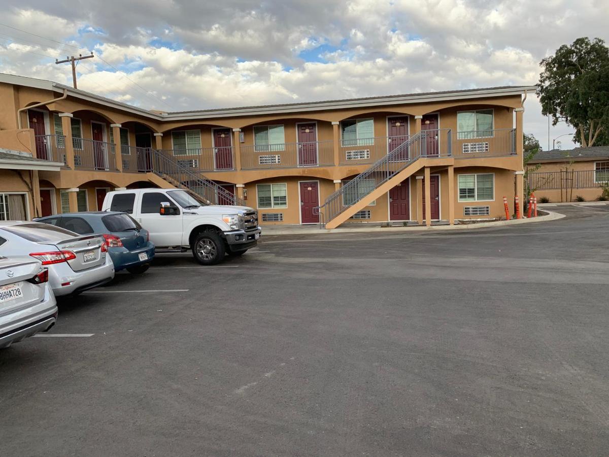 Desert Inn Motel โคโรนา ภายนอก รูปภาพ