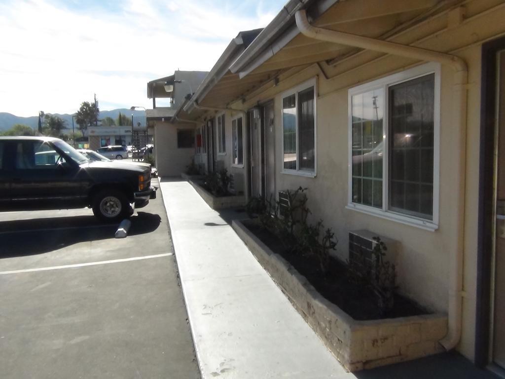 Desert Inn Motel โคโรนา ภายนอก รูปภาพ