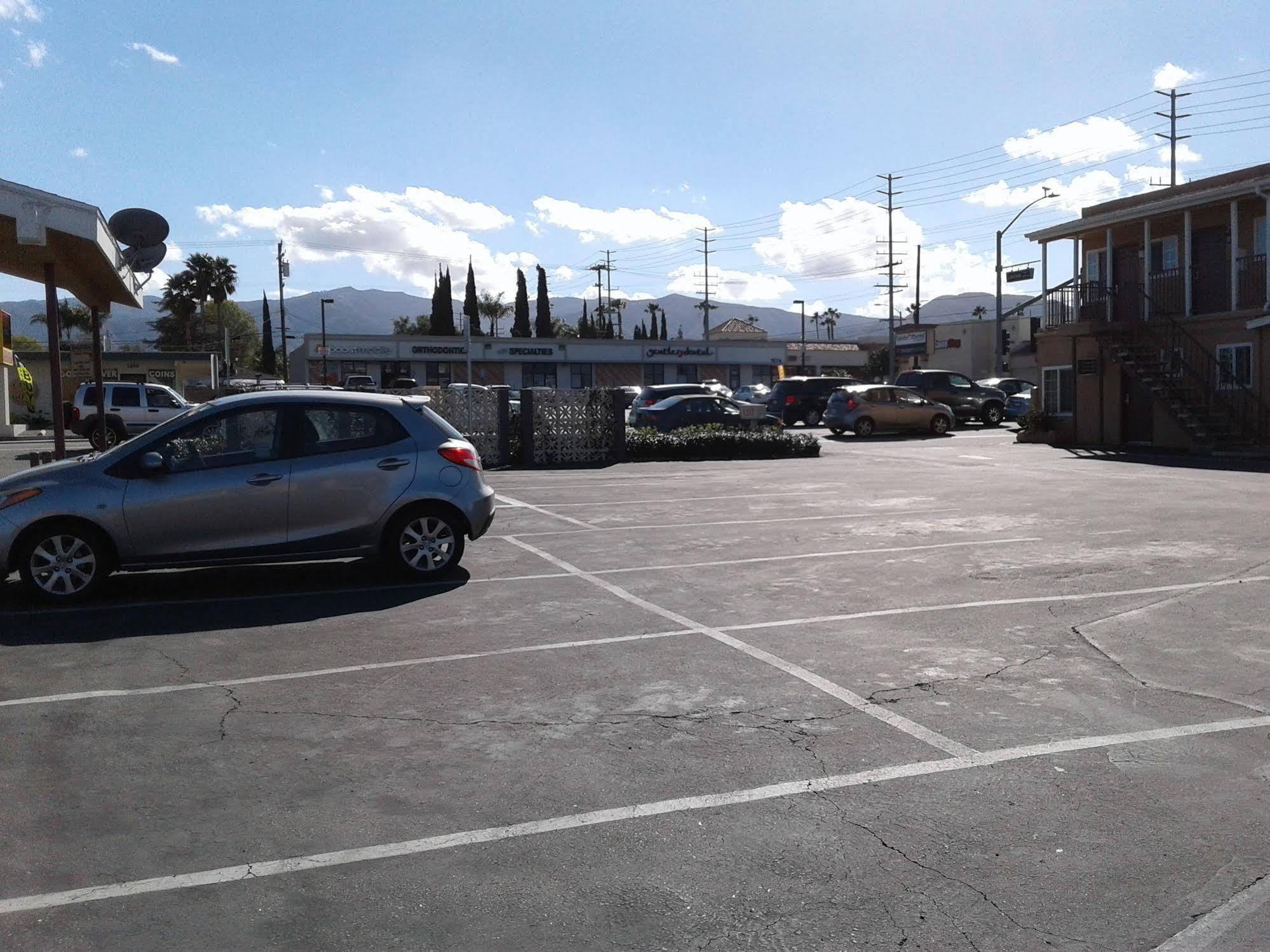 Desert Inn Motel โคโรนา ภายนอก รูปภาพ