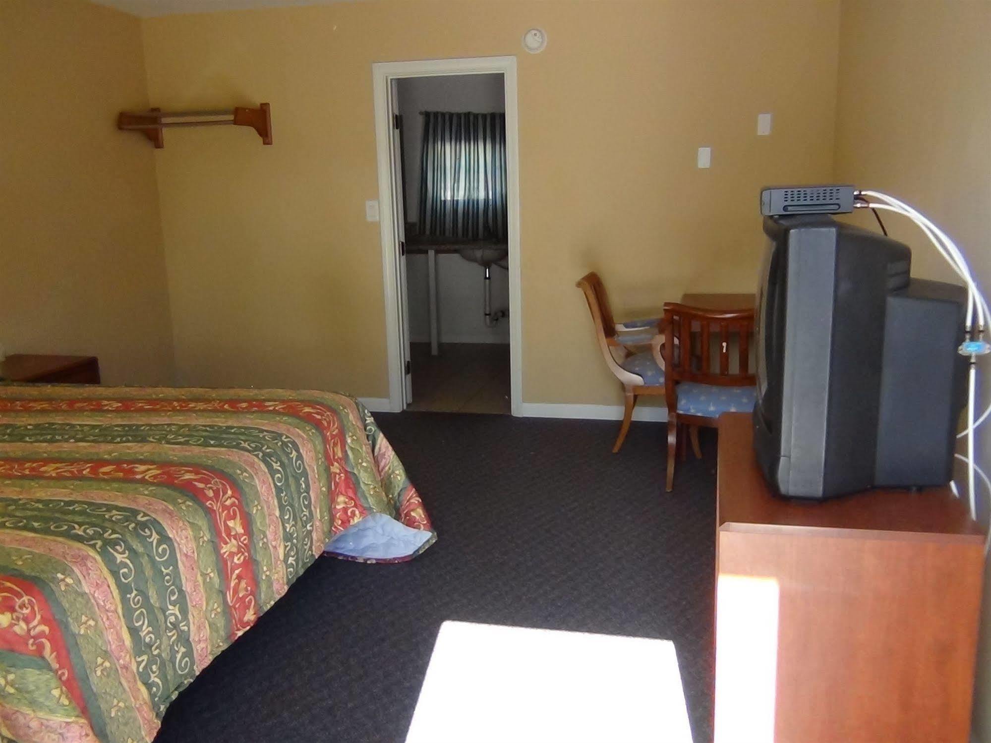Desert Inn Motel โคโรนา ภายนอก รูปภาพ